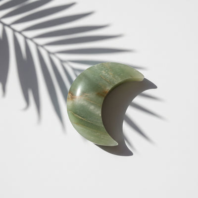 Green Aventurine Moon Palm stone